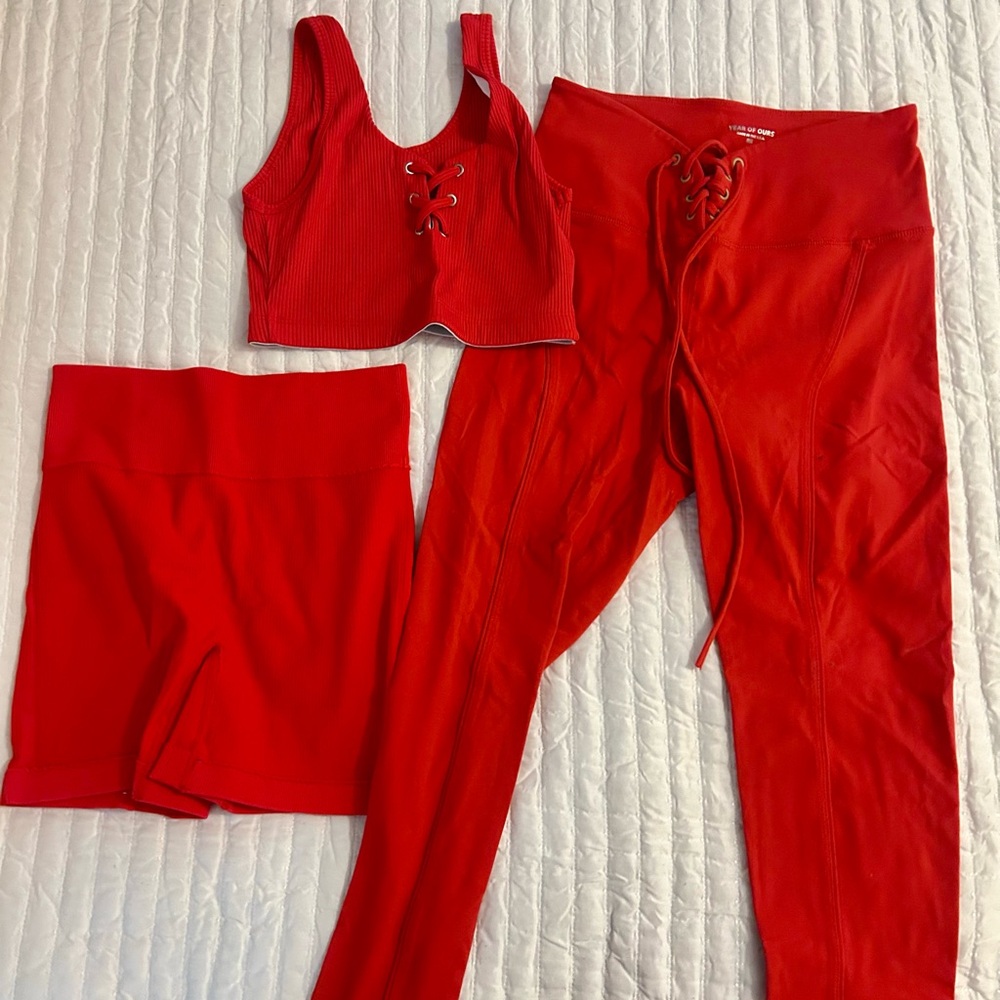 Year of Ours Red Lace-Up Active Set - Crop Top, Shorts & Leggings